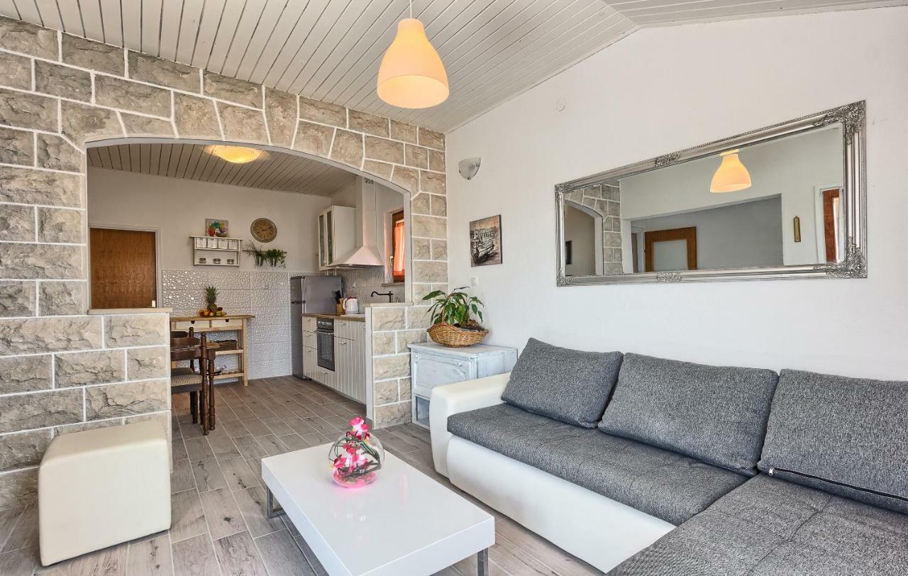 Lantana Apartment 볼 외부 사진